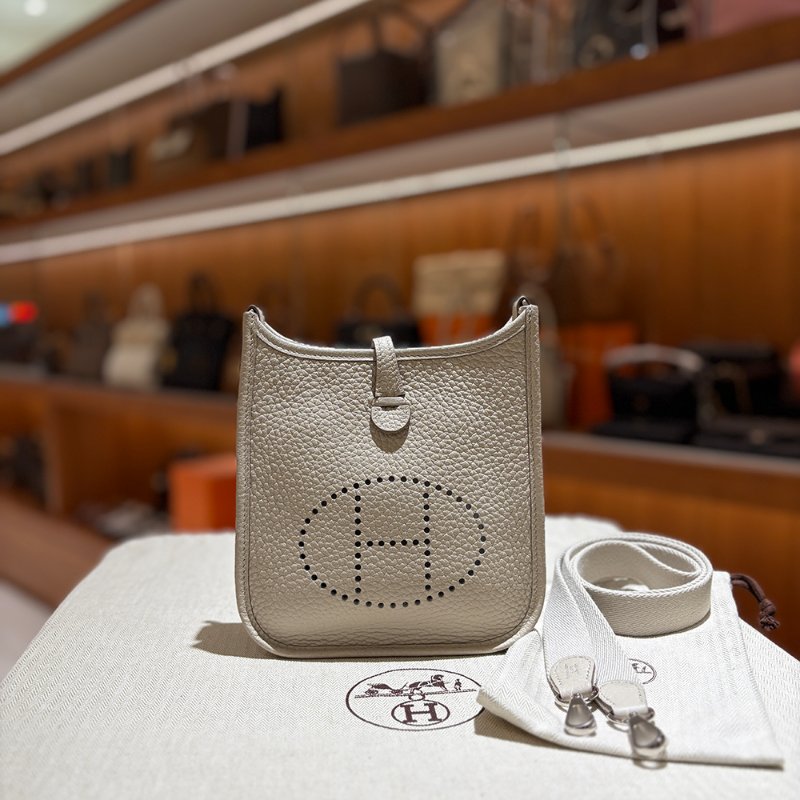 【現貨|快速出貨】Hermès 愛馬仕 Evelyne 16 TPM Mini 冰川白|B刻2023年|銀釦斜背包|附原廠配件-0