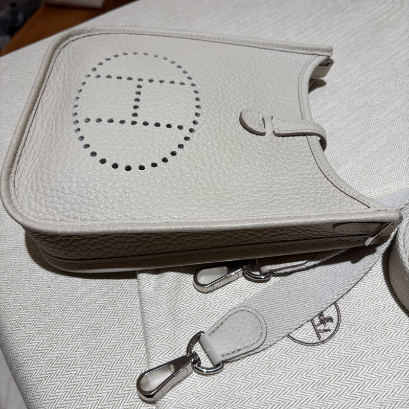 【現貨|快速出貨】Hermès 愛馬仕 Evelyne 16 TPM Mini 冰川白|B刻2023年|銀釦斜背包|附原廠配件-5