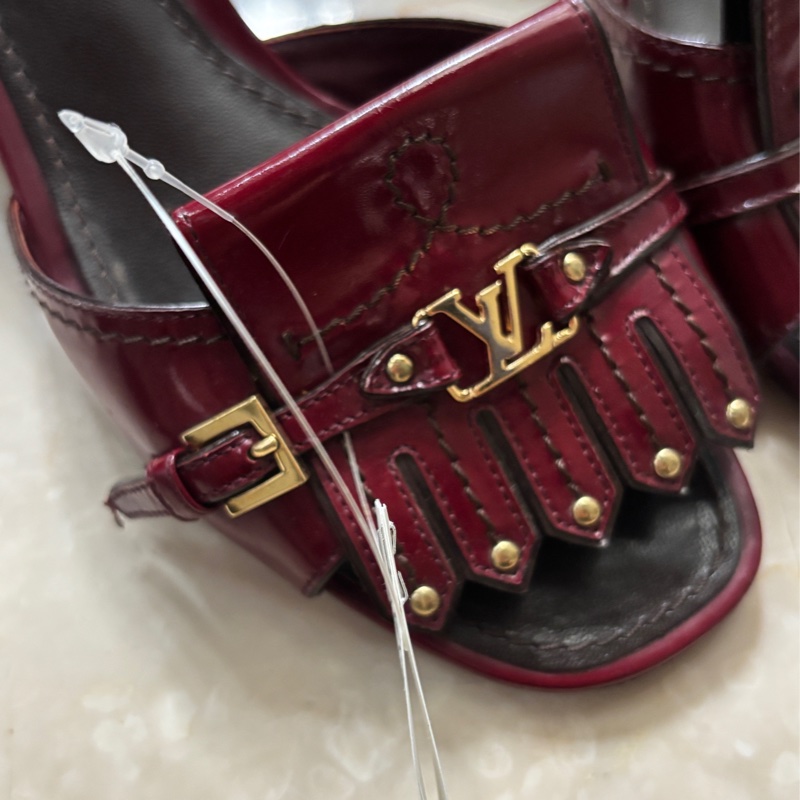 LV 37號深紅色涼鞋-1