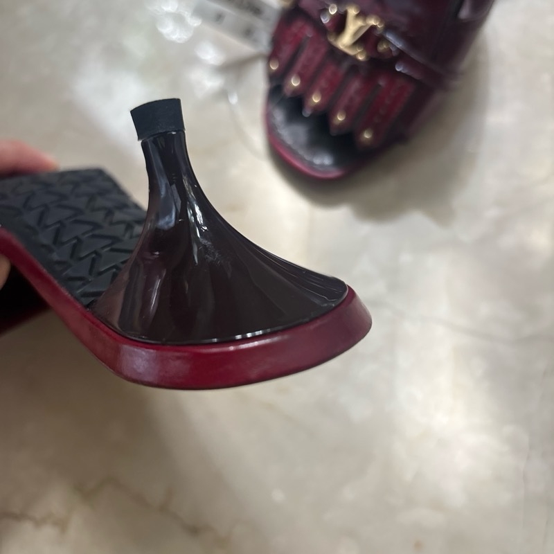 LV 37號深紅色涼鞋-21
