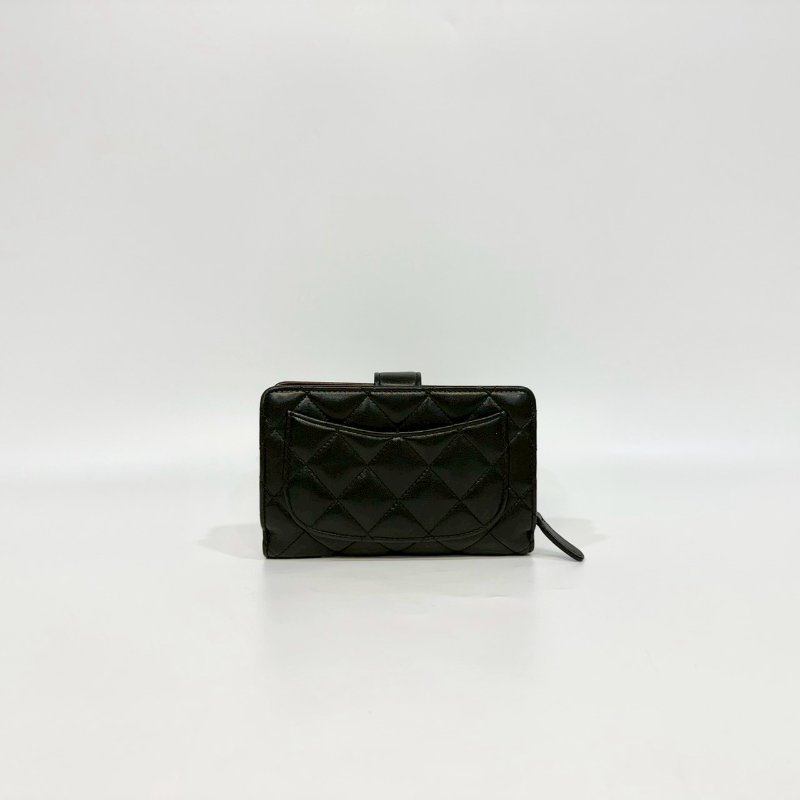 chanel黑銀羊皮前釦後拉鍊10卡中夾A48667-1