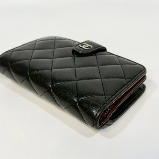 chanel黑銀羊皮前釦後拉鍊10卡中夾A48667-12