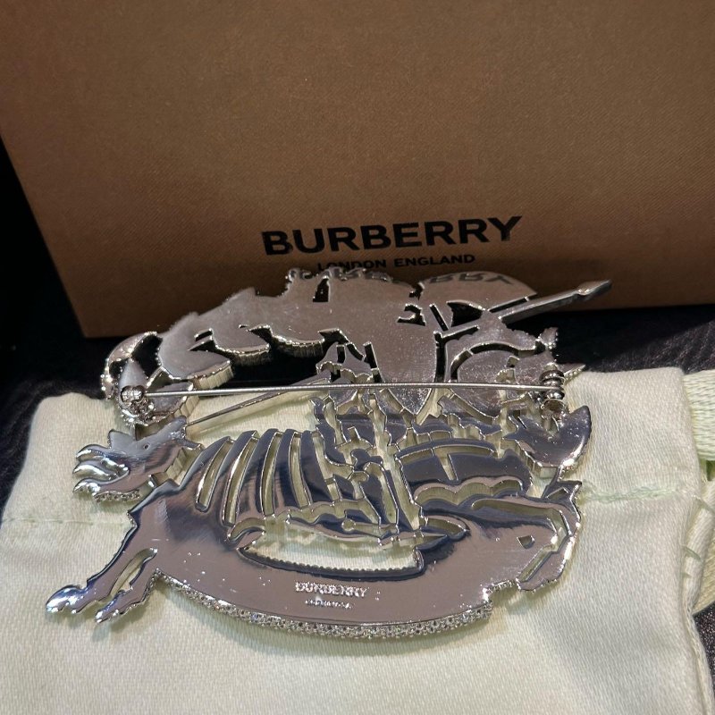 💎Han's house精品服飾💎BURBERRY 手工鑲嵌水晶 戰馬 騎士 別針 胸針 也可作為吊墜佩戴-3
