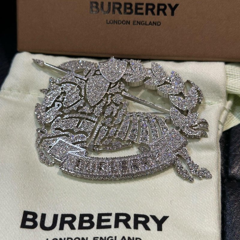 💎Han's house精品服飾💎BURBERRY 手工鑲嵌水晶 戰馬 騎士 別針 胸針 也可作為吊墜佩戴-4