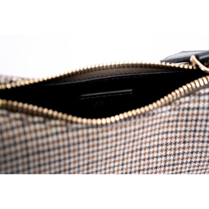 FENDI芬迪Nano Fendigraphy手腕包-3