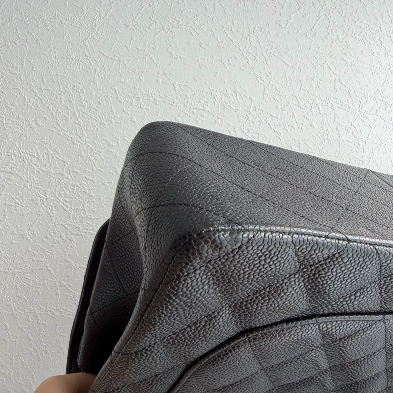 Chanel黑荔枝金雙C Jumbo 30公分-9