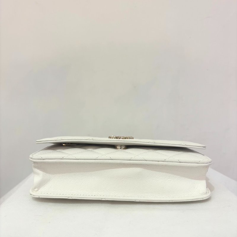 CHANEL白荔枝金水鑽Logo金鍊 WOC-2