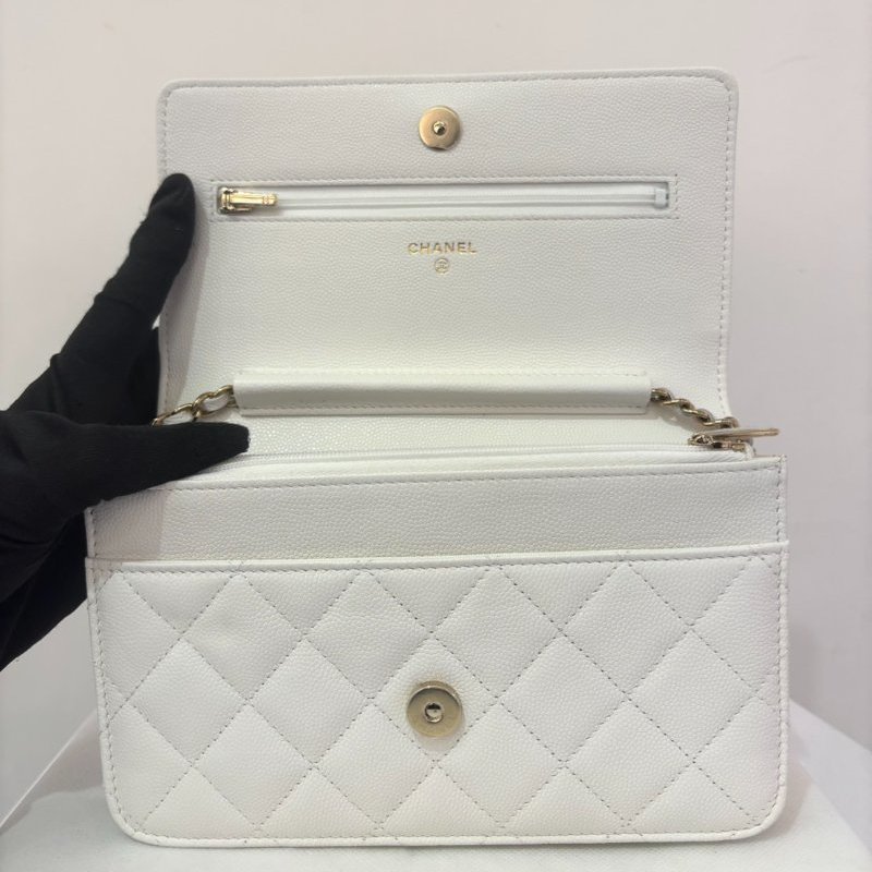 CHANEL白荔枝金水鑽Logo金鍊 WOC-6