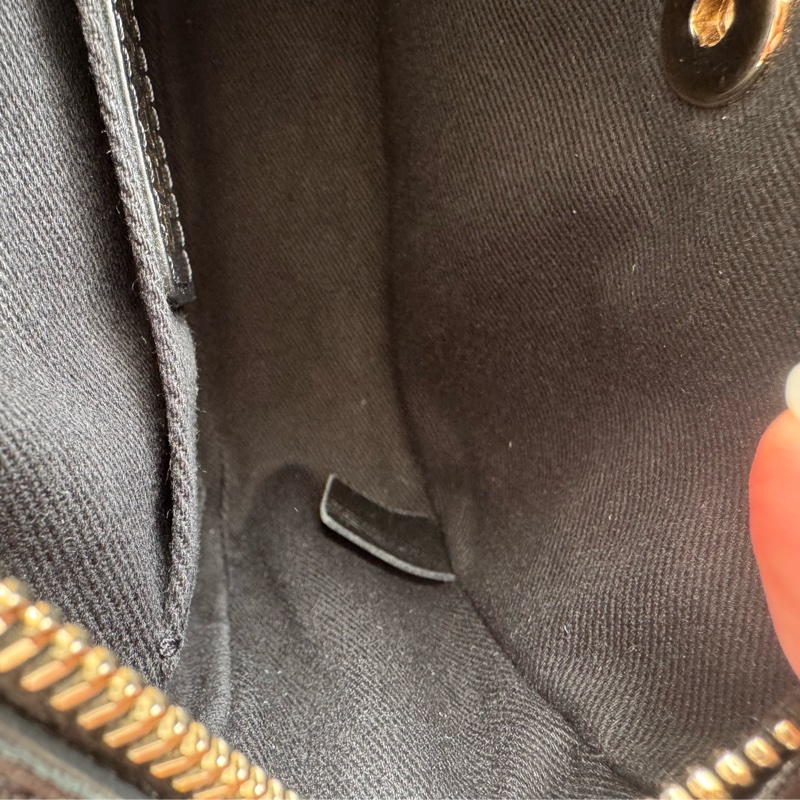 chanel黑菱格金雙C前口袋相機包-16