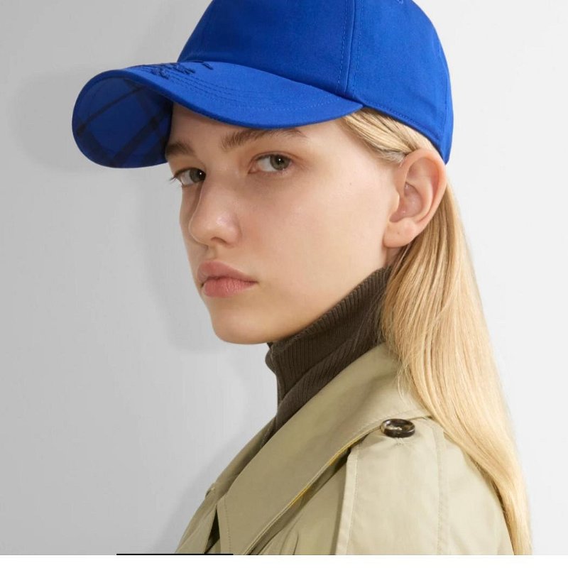 💎Han's house精品服飾💎BURBERRY 刺繡 戰馬 內裡格紋 帽子 義大利製 原價13500-6