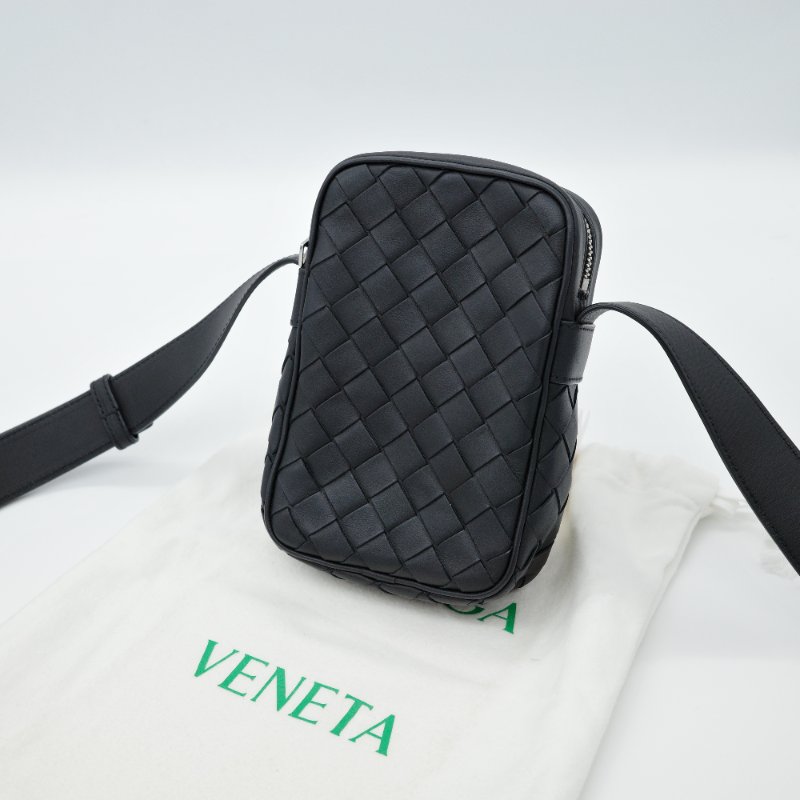Bottega Veneta 寶緹嘉 Getaway Phone Pouch 黑色牛皮 編織 直立手機包 斜背包 肩背包-0