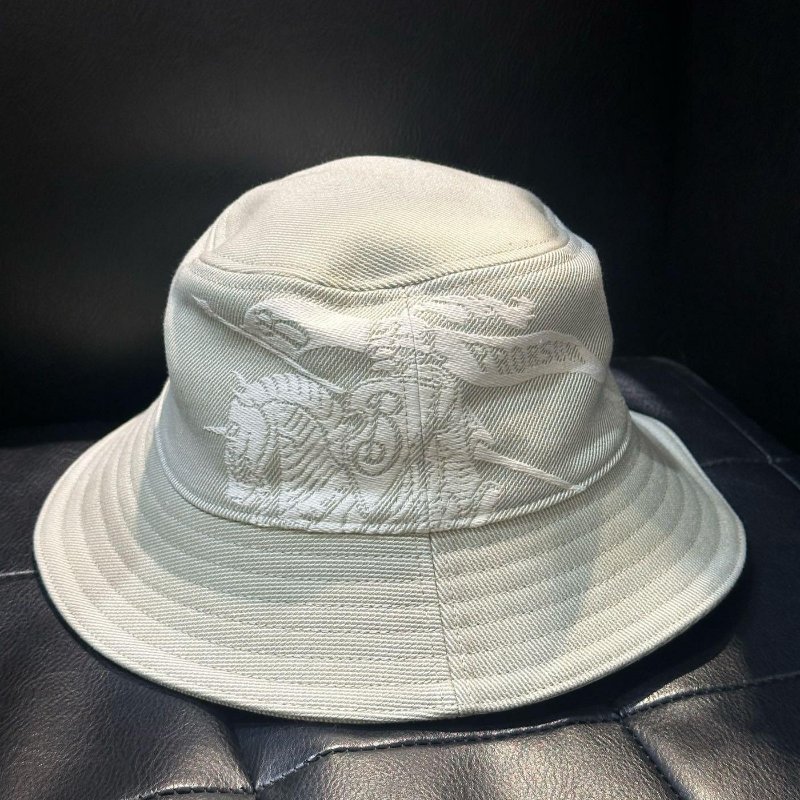 💎Han's house精品服飾💎Burberry 刺繡 戰馬 騎士 漁夫帽 帽子 男女可帶現貨 原價16500-0