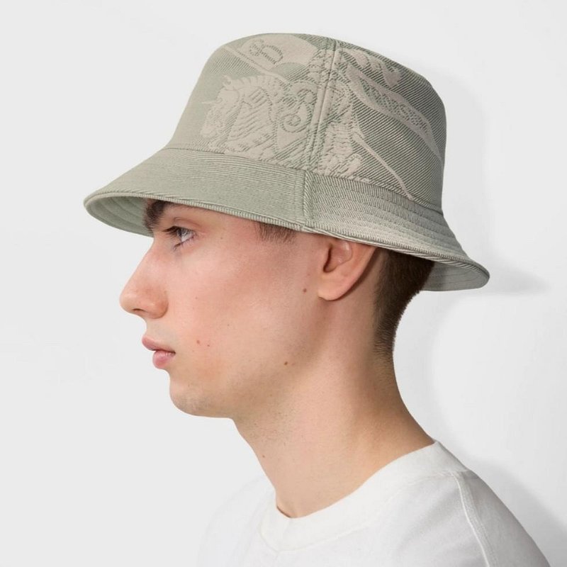 💎Han's house精品服飾💎Burberry 刺繡 戰馬 騎士 漁夫帽 帽子 男女可帶現貨 原價16500-1