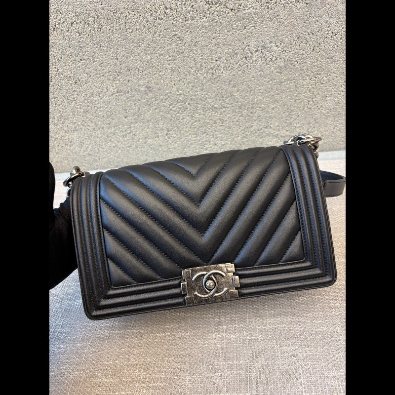 Chanel 黑色V紋 中號25cm Leboy-5