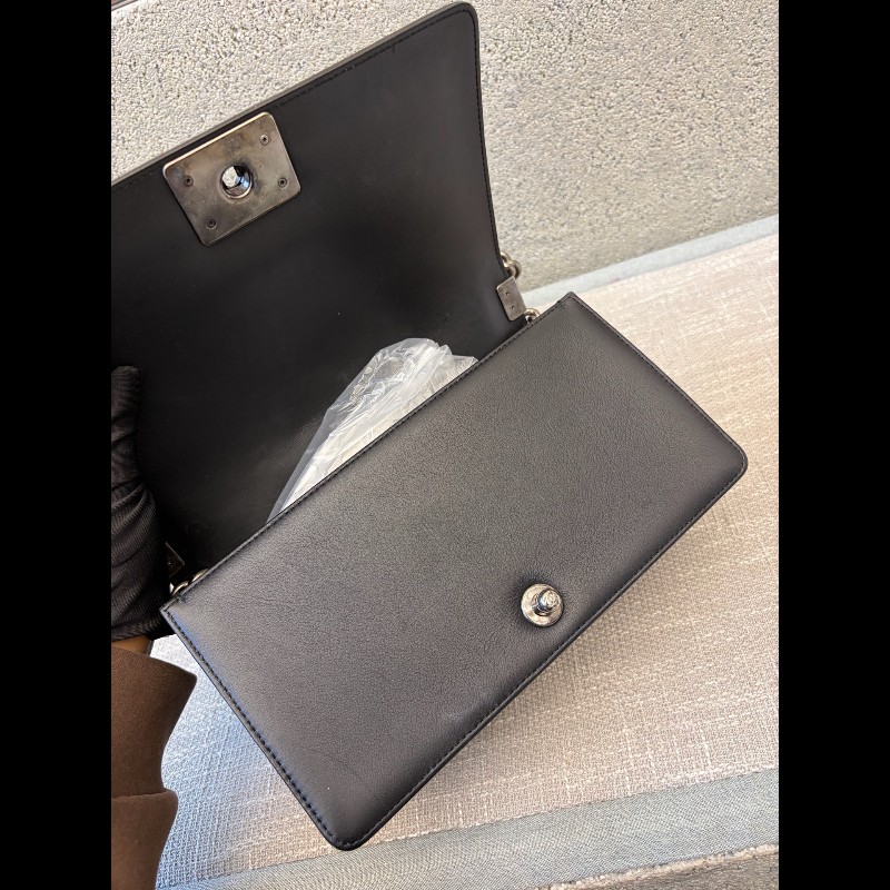 Chanel 黑色V紋 中號25cm Leboy-15