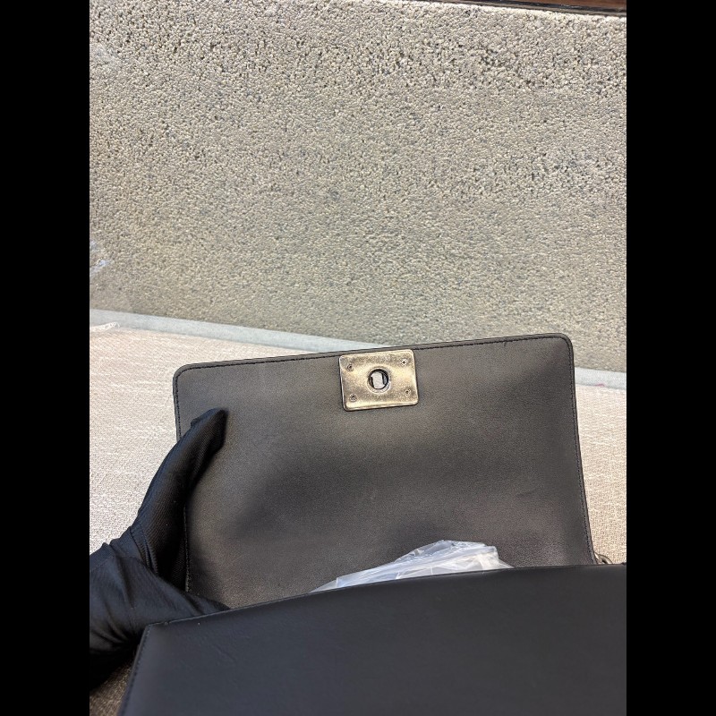 Chanel 黑色V紋 中號25cm Leboy-16