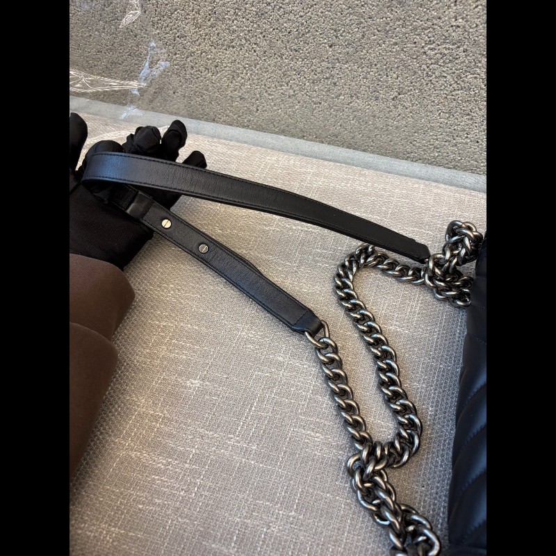Chanel 黑色V紋 中號25cm Leboy-19