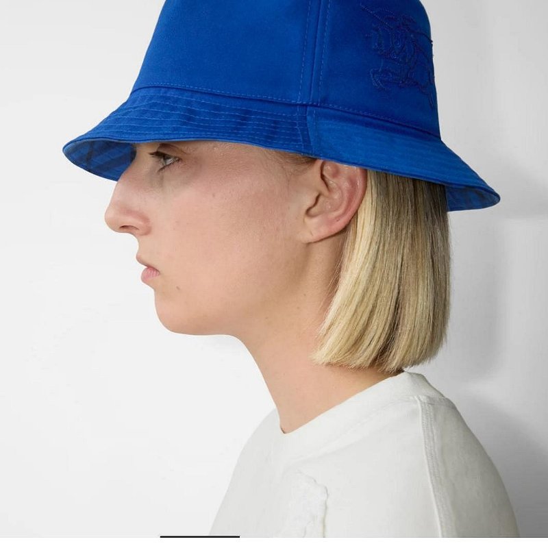 💎Han's house精品服飾💎 Burberry 戰馬 騎士 格紋 漁夫帽 帽子 雙面 男女可帶 現貨 原價14900-1