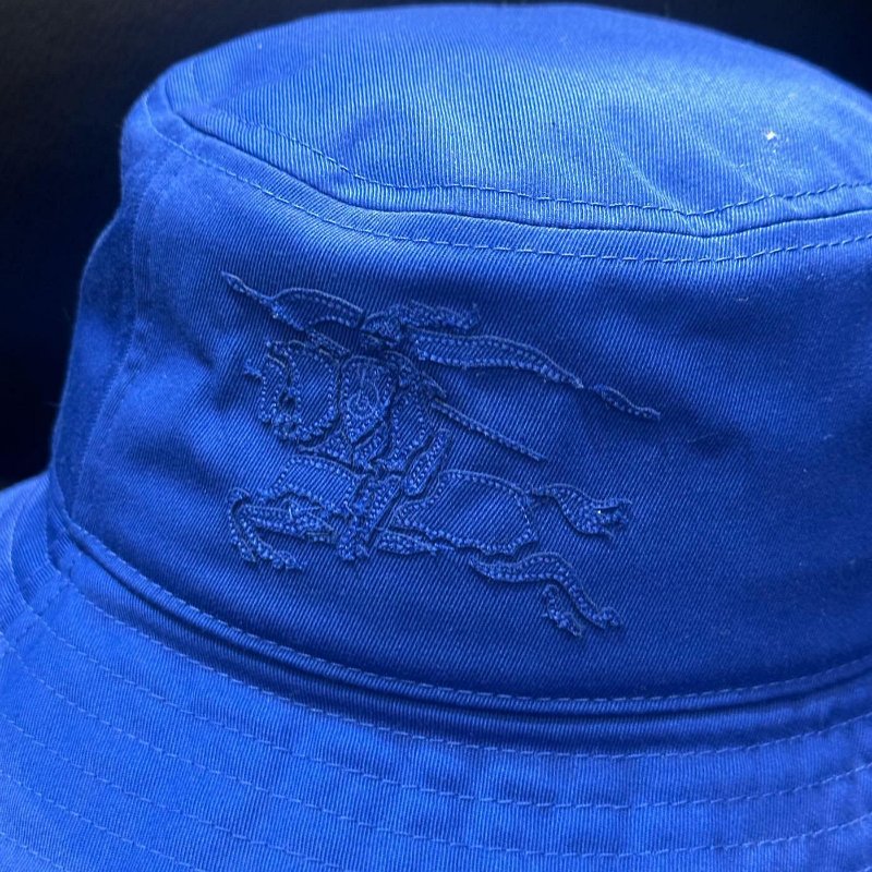 💎Han's house精品服飾💎 Burberry 戰馬 騎士 格紋 漁夫帽 帽子 雙面 男女可帶 現貨 原價14900-4