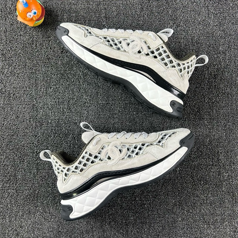 99新Chanel香奈兒雙C鏤空運動鞋 37.5 鏤空麂皮刺-3