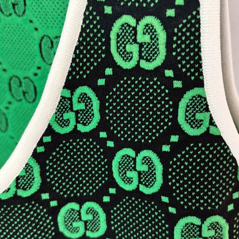 ::GUCCI:: 黑綠滿版雙G花紋 拉鍊背心 上衣 可單穿L號-9