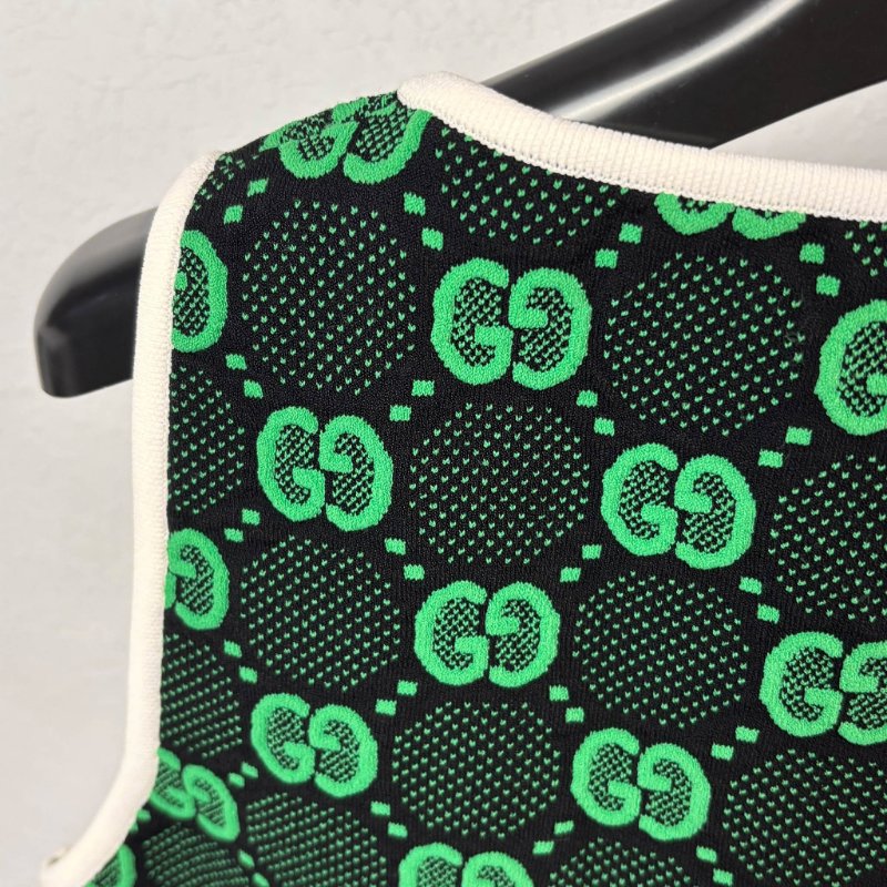 ::GUCCI:: 黑綠滿版雙G花紋 拉鍊背心 上衣 可單穿L號-12