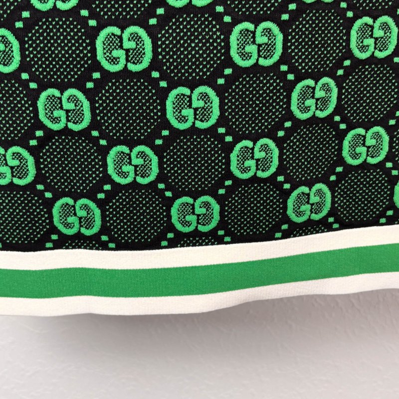 ::GUCCI:: 黑綠滿版雙G花紋 拉鍊背心 上衣 可單穿L號-17