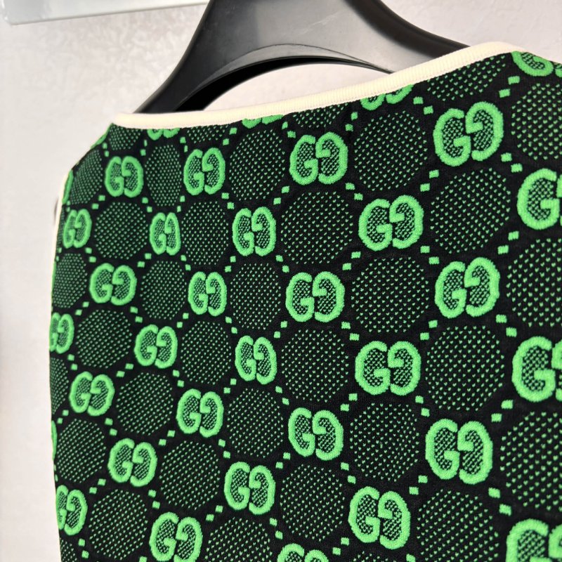 ::GUCCI:: 黑綠滿版雙G花紋 拉鍊背心 上衣 可單穿L號-19