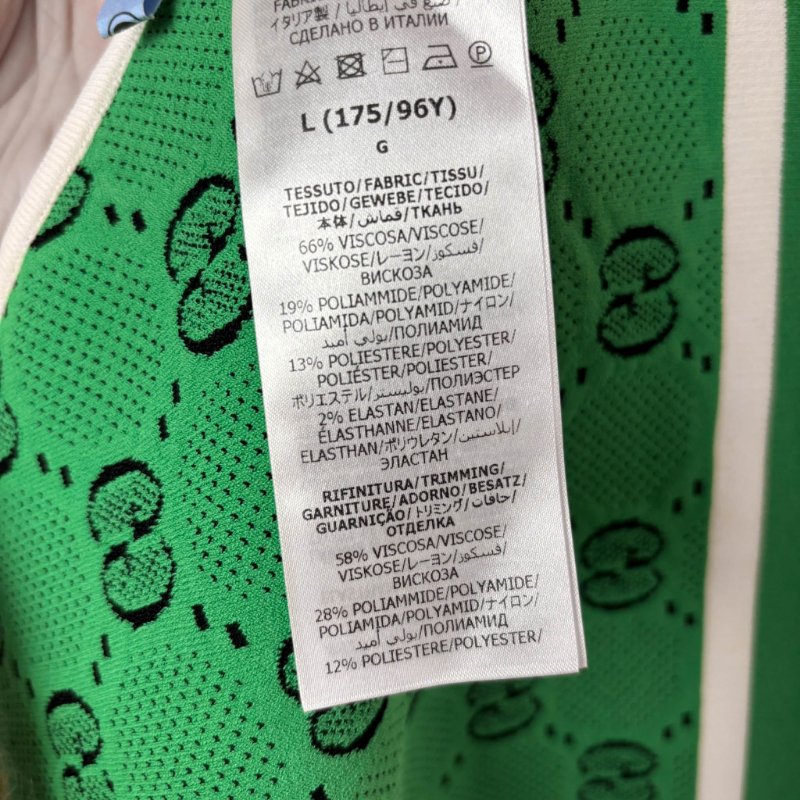 ::GUCCI:: 黑綠滿版雙G花紋 拉鍊背心 上衣 可單穿L號-22