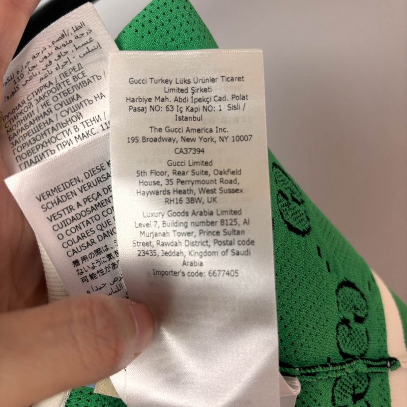 ::GUCCI:: 黑綠滿版雙G花紋 拉鍊背心 上衣 可單穿L號-31