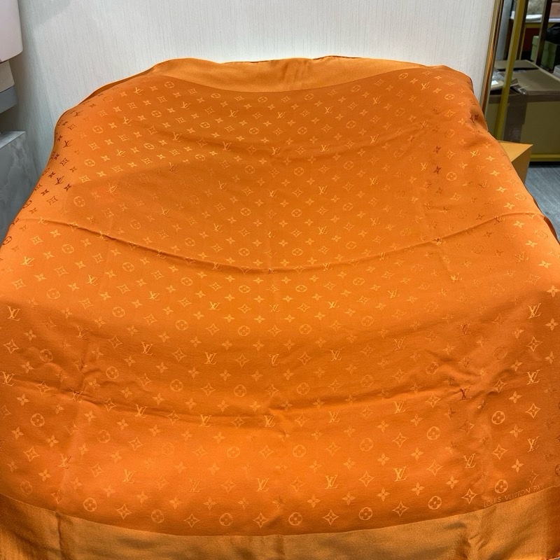 Lv 路易威登 100% 絲 橙色老花大絲巾I813-13