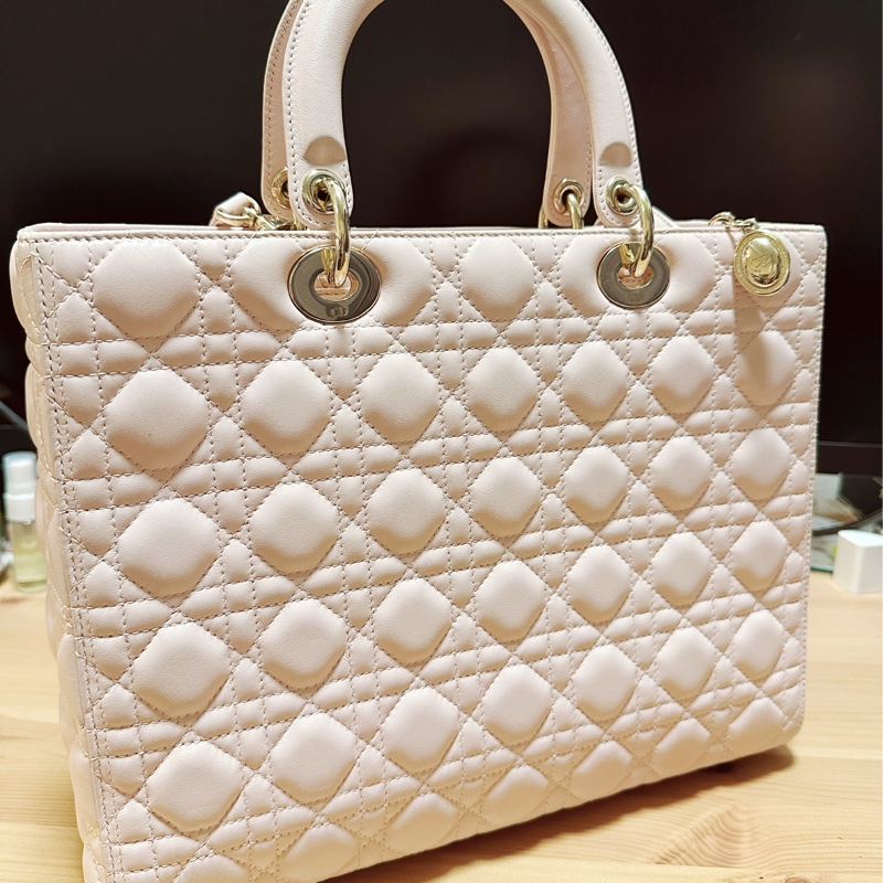大號Lady Dior 淡粉色金扣XLarge Shopper-7格（32x25x12）-1