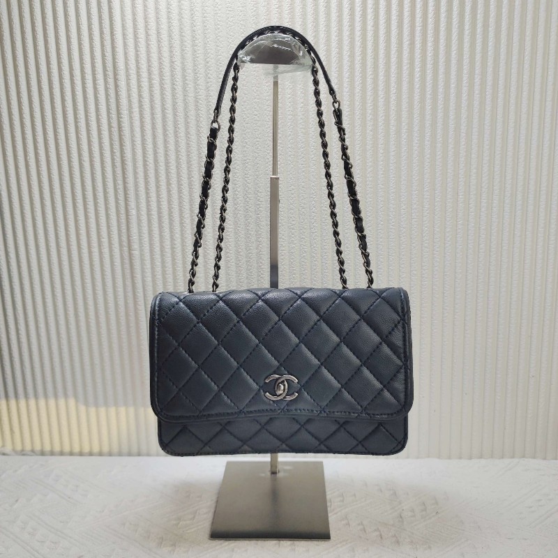 CHANEL荔枝纹牛皮蓝色口蓋包 肩背包-0