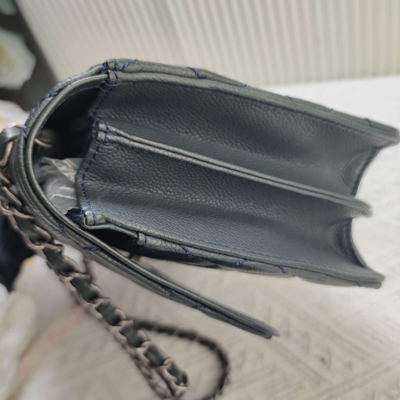 CHANEL荔枝纹牛皮蓝色口蓋包 肩背包-24