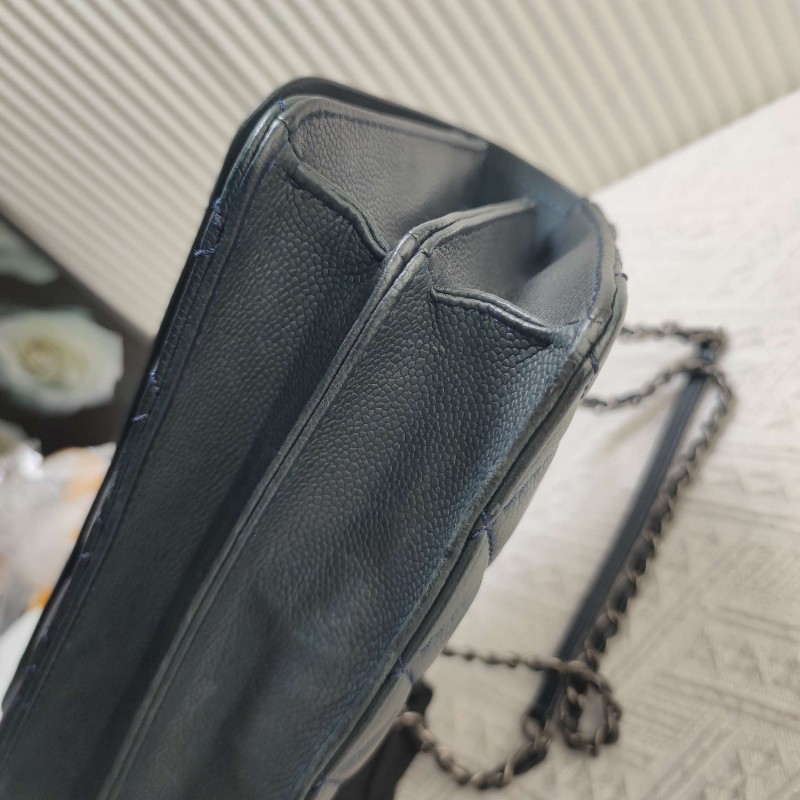 CHANEL荔枝纹牛皮蓝色口蓋包 肩背包-28