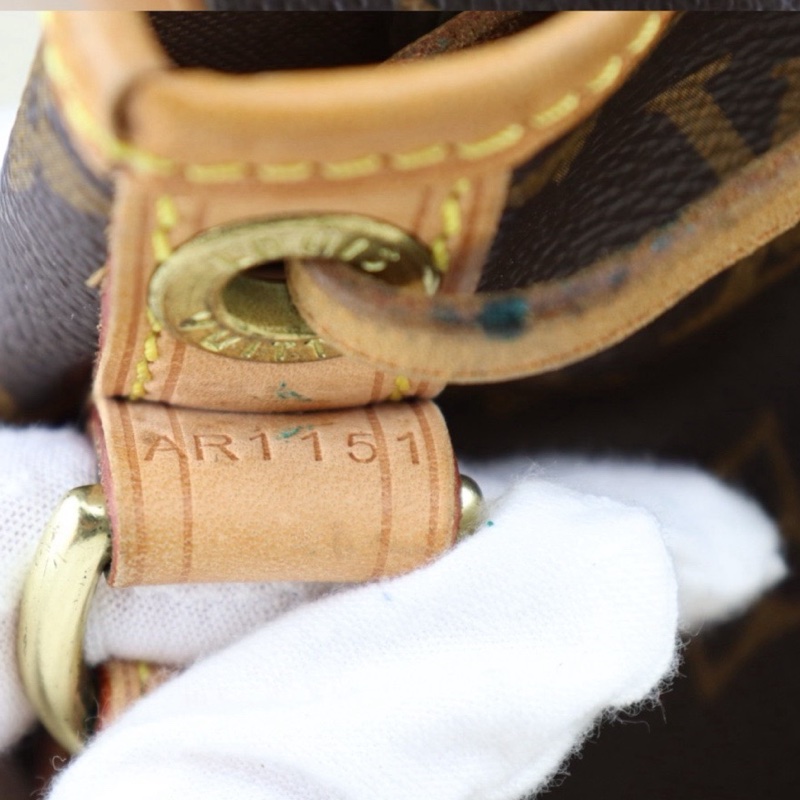 LV 老花水桶包-11