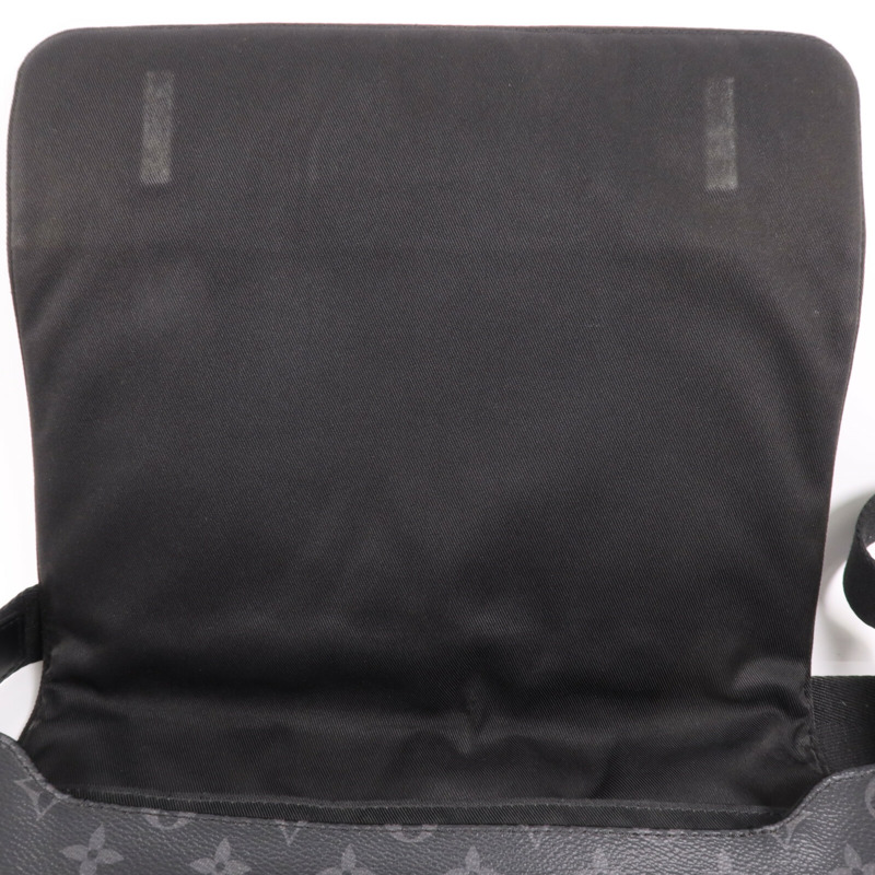LOUIS VUITTON Monogram Eclipse District PM銀扣肩背袋-10