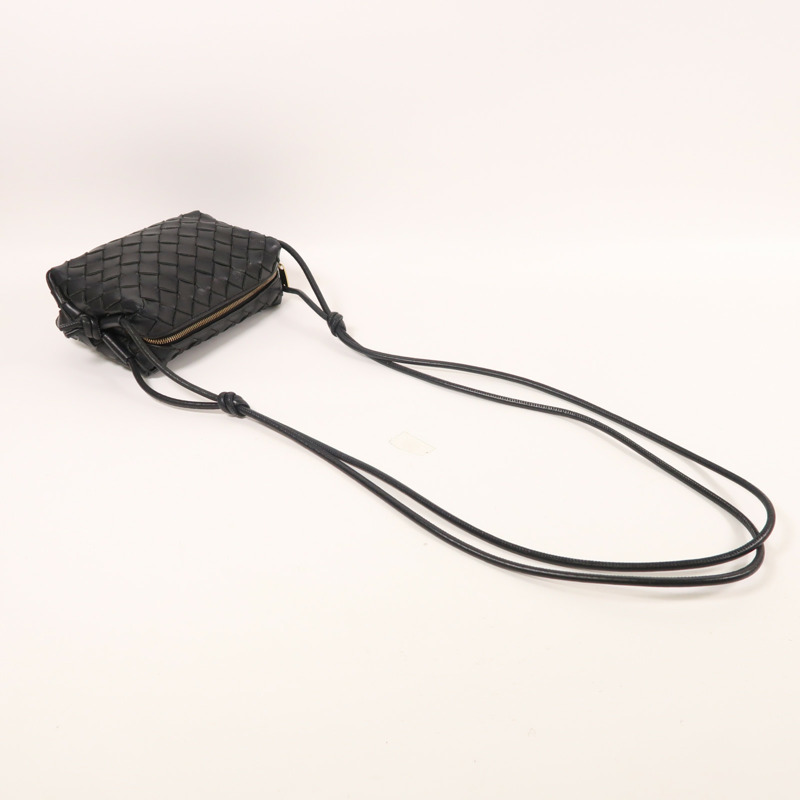 BOTTEGA VENETA 牛皮皮革Mini Loop Camera Bag金扣肩背袋-6