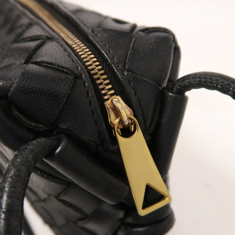 BOTTEGA VENETA 牛皮皮革Mini Loop Camera Bag金扣肩背袋-11