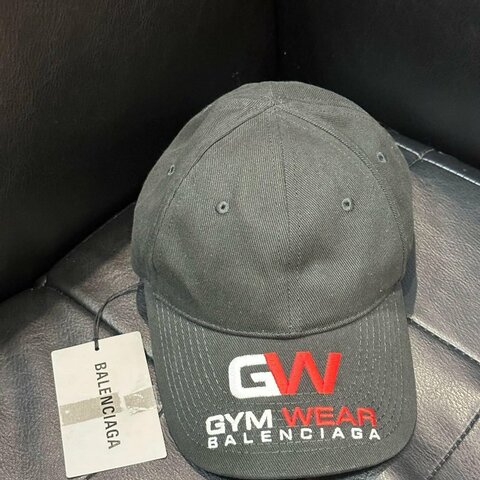 💎Han's house精品服飾💎Balenciaga 巴黎世家 刺繡 LOGO 男女同款 帽子