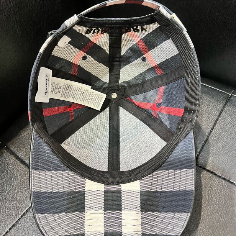 💎Han's house精品服飾💎 BURBERRY 格紋 刺繡字 帽子-4