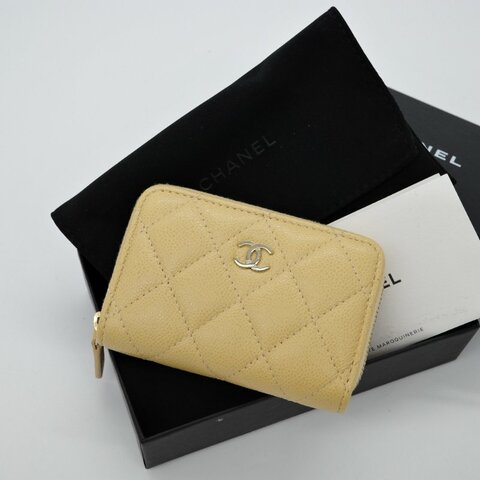 CHANEL香奈兒 Caviar Skin 亮面小牛皮 鵝黃色 經典拉鍊零錢包