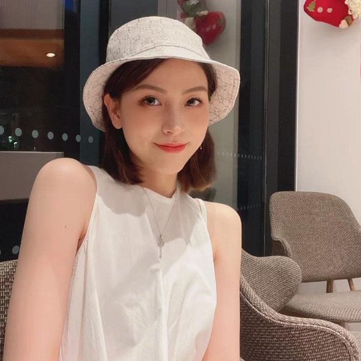 G💎Han's house精品服飾💎UCCI 滿版 刺繡 反光銀線 老花 漁夫帽 帽子-1