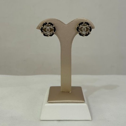 CHANEL皮穿鍊圓形水鑽雙C耳環-0