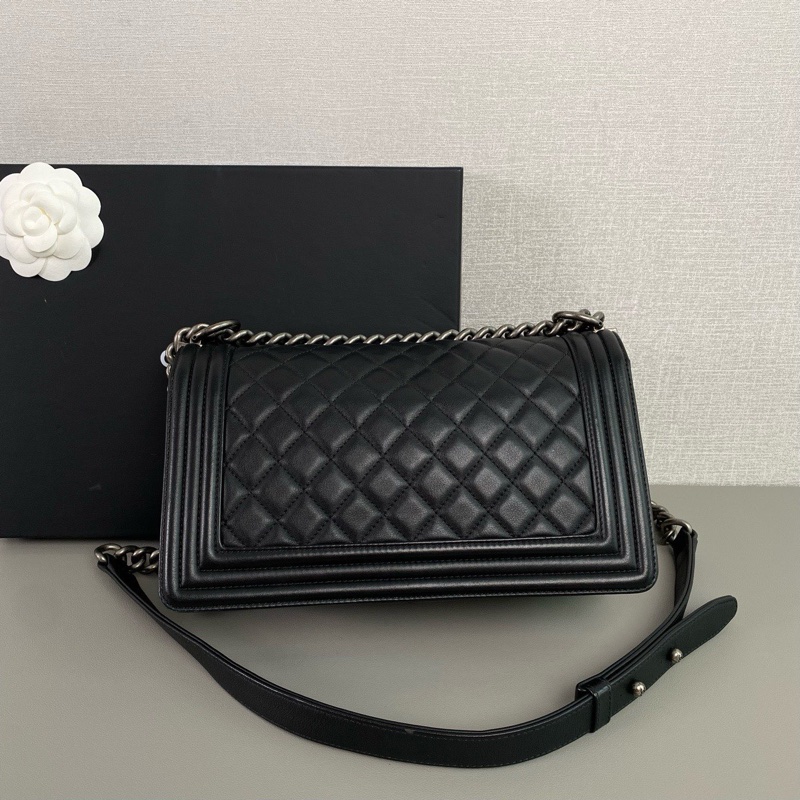 Chanel Le Boy 中號 黑銀 牛皮｜98新 27開 有卡｜經典不敗 保值首選｜鏈條肩背包-3