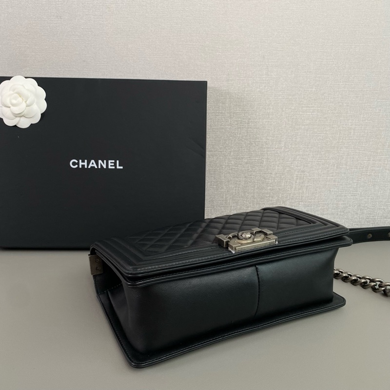 Chanel Le Boy 中號 黑銀 牛皮｜98新 27開 有卡｜經典不敗 保值首選｜鏈條肩背包-5