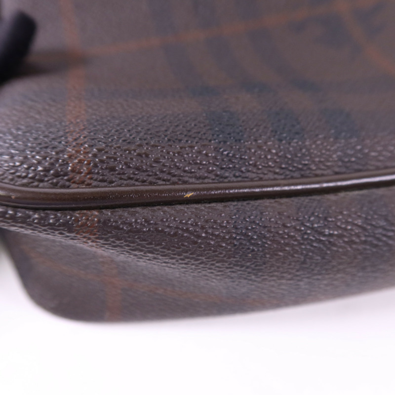 BURBERRY 塗層帆布Shoulder Bag銀扣肩背袋-15