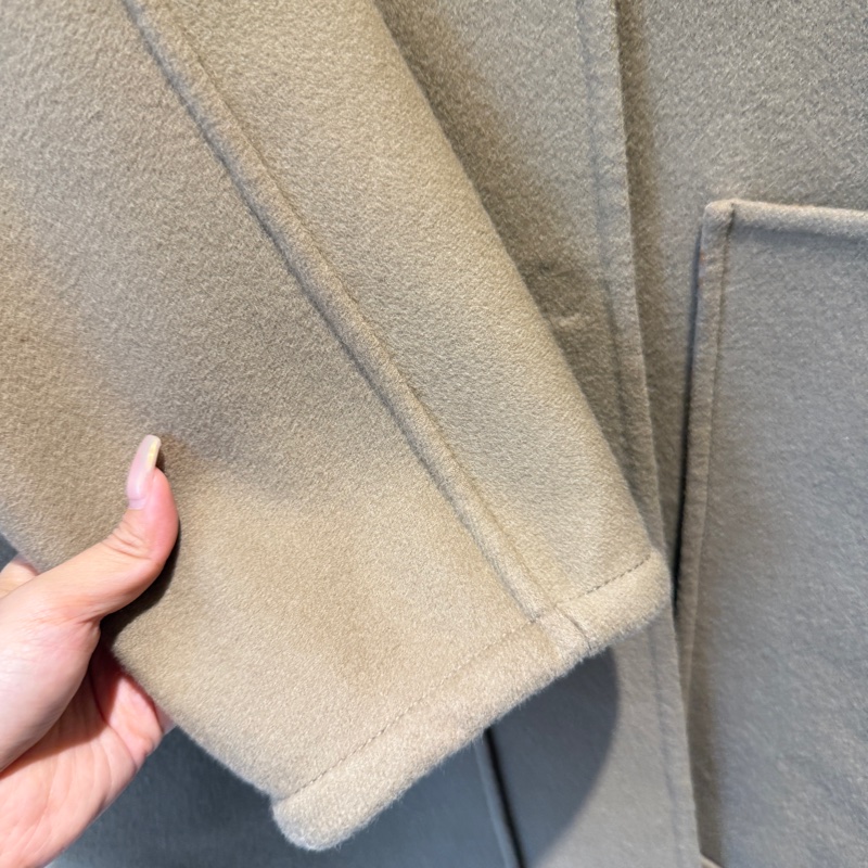 LV 超美大衣外套超級美 吊牌沒拆沒穿過 專櫃買18萬-4