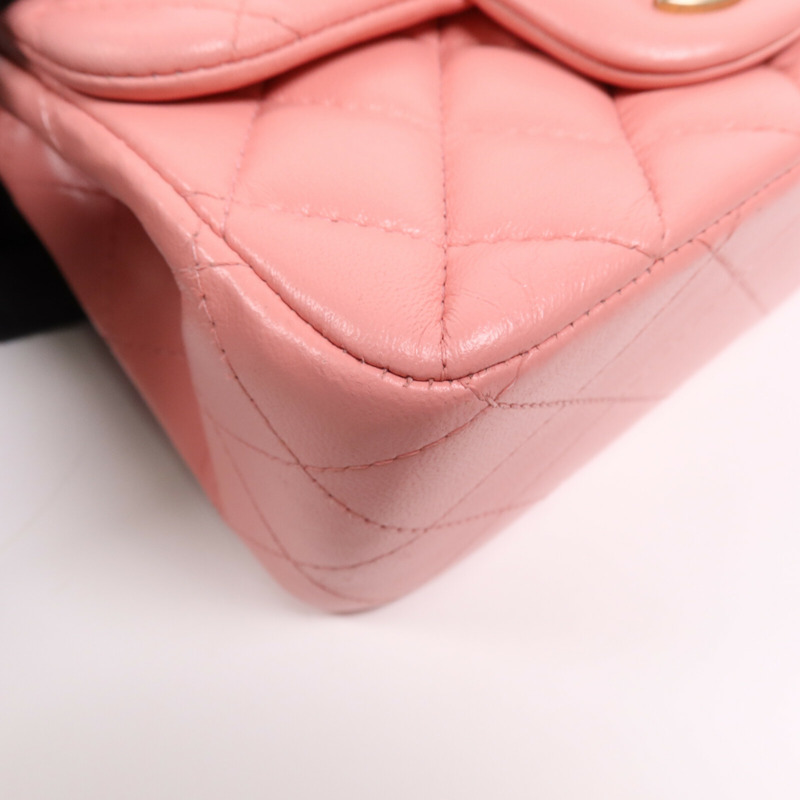 CHANEL 羊皮皮革Mini Classic 17金扣鏈帶肩背袋-11