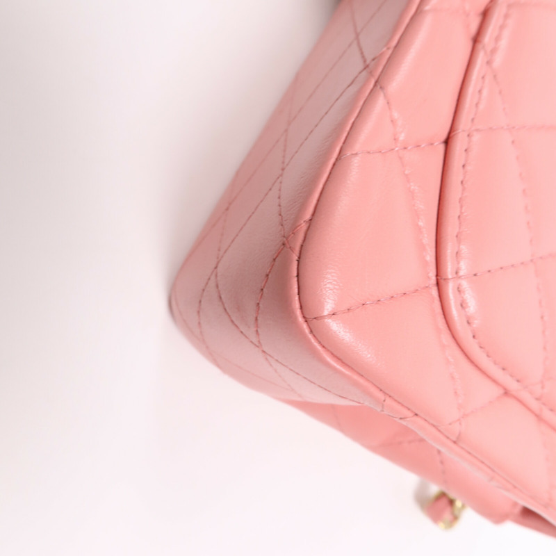 CHANEL 羊皮皮革Mini Classic 17金扣鏈帶肩背袋-12